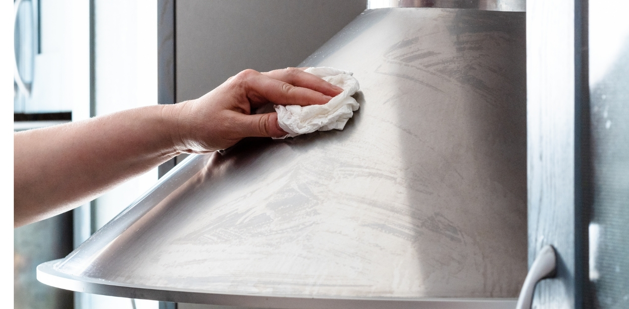 cleaning stainless steel using baking soda