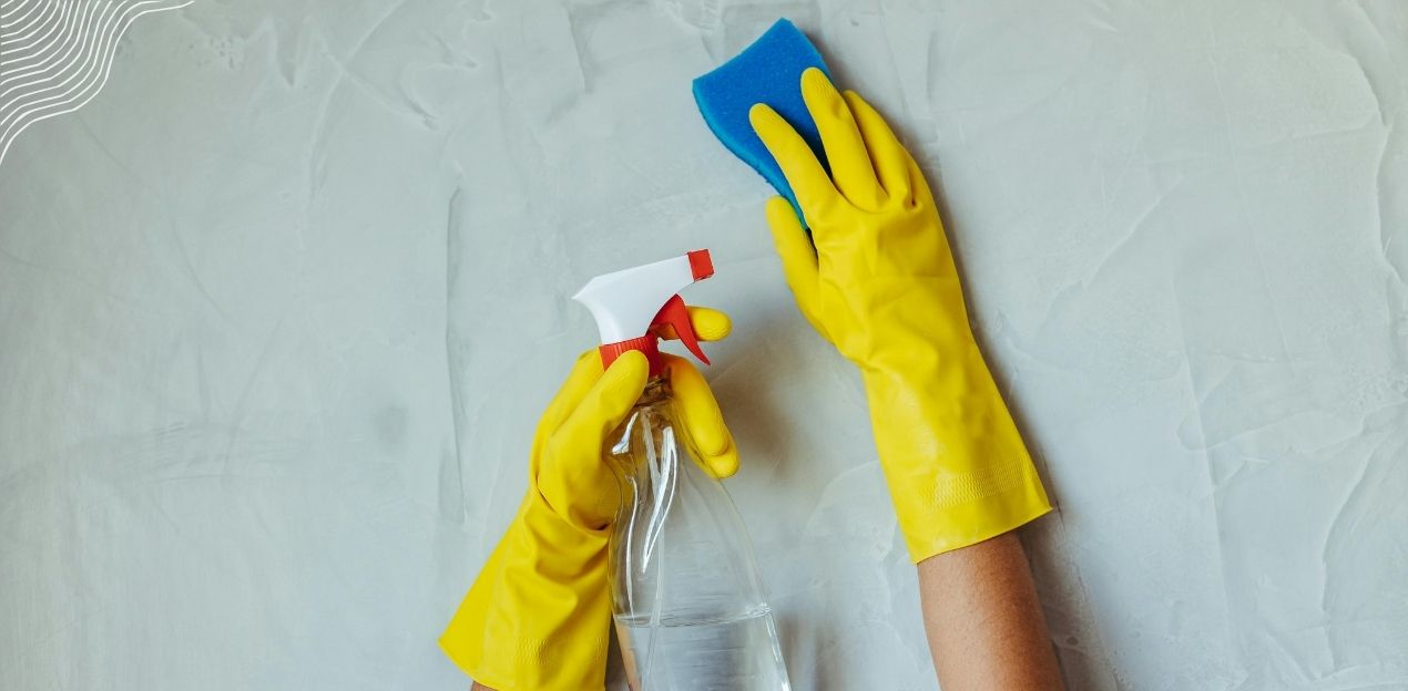 House Keep Up's maid cleaning kitchen